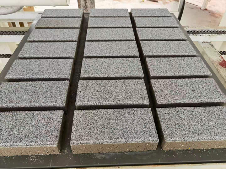 PC仿石磚機運用