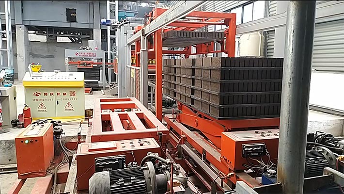 免燒磚軌道窯、免燒磚養(yǎng)護窯