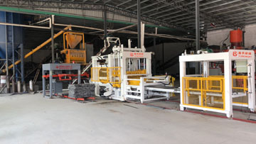 PC磚、透水磚生產(chǎn)現(xiàn)場(chǎng)