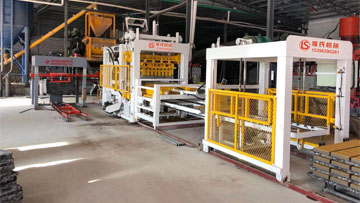 PC磚、透水磚生產(chǎn)現(xiàn)場(chǎng)